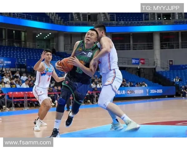 新疆对阵辽宁篮球赛实时比分更新与精彩瞬间回顾